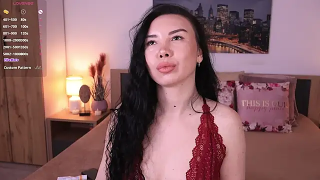 Snapshot of Leila__Sweet chatting on April 24, 2026, 5:32 am Leila Sweet online show from April 24, 2026, 5:32 am