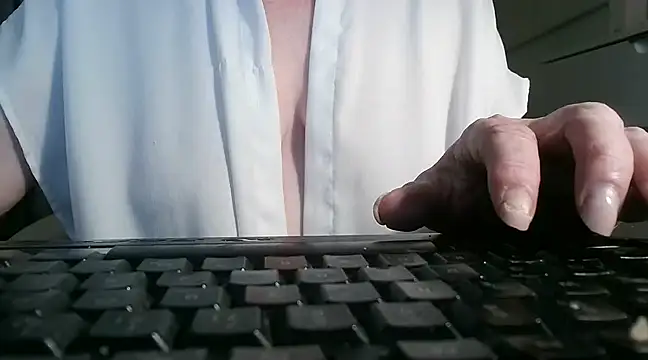 heidi60 online show from February 16, 2025, 2:32 pm