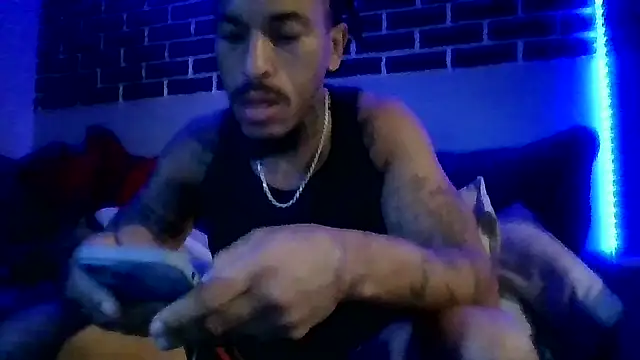 BigWayneBabyXXX online show from October 27, 2025, 1:37 pm