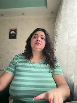 Snapshot of littleRikka chatting on January 16, 2025, 7:28 am littleRikka online show from January 16, 2025, 7:28 am