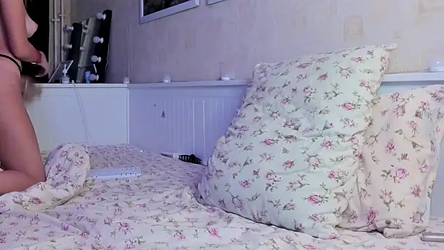 MaryDreaminess online show from February 7, 2026, 8:01 pm