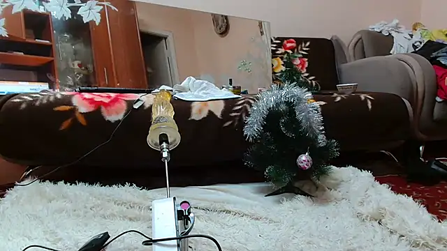 AlinasissyXX online show from December 21, 2024, 8:10 pm