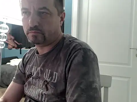 Snapshot of MisterFaithRO chatting on May 10, 2026, 9:31 pm MisterFaithRO online show from May 10, 2026, 9:31 pm