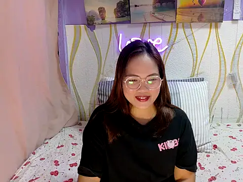 BURBERRY69 online show from February 9, 2026, 12:58 am