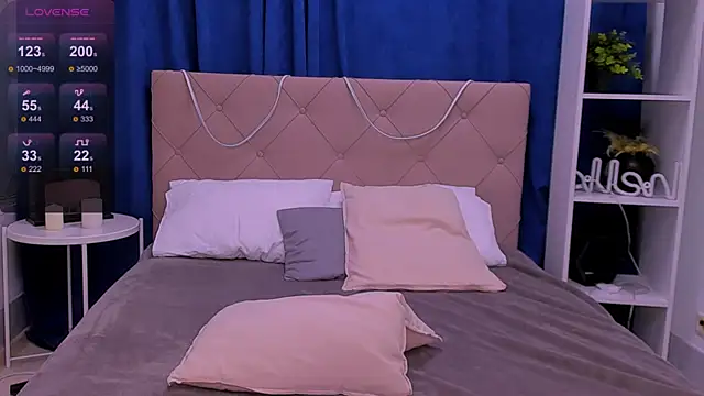 Snapshot of Janie_JJ_Curvie chatting on March 1, 2026, 12:56 am Janie JJ Curvie online show from March 1, 2026, 12:56 am