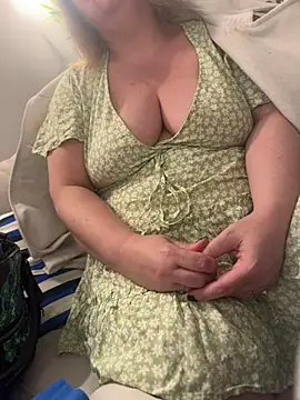 cplcokins34 online show from March 22, 2025, 2:25 pm