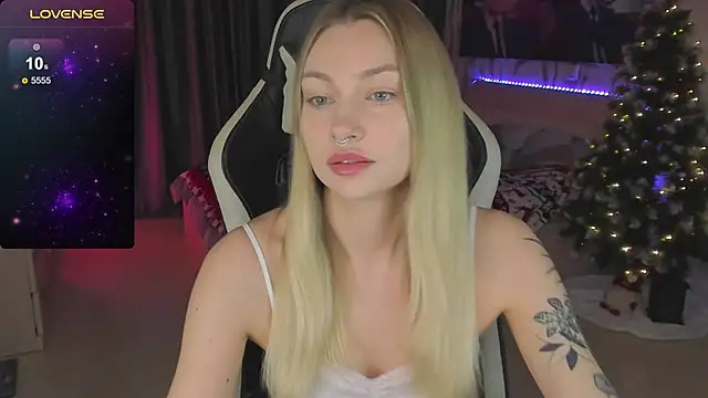 BiMolly online show from January 4, 2025, 5:05 pm