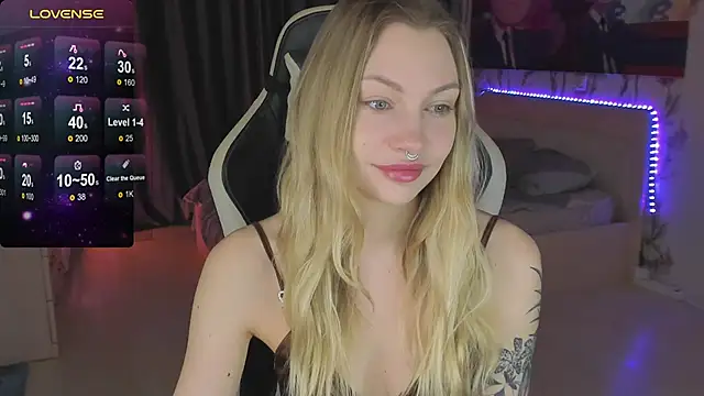 BiMolly online show from March 11, 2025, 10:20 pm