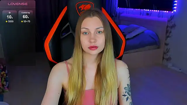 BiMolly online show from June 16, 2026, 2:41 pm
