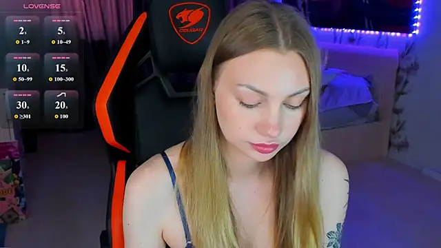 BiMolly online show from July 28, 2026, 12:48 pm