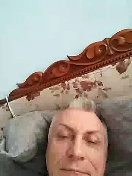  lady red  online show from March 11, 2026, 3:34 am