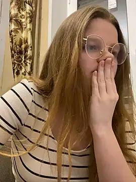 Snapshot of -MimmiLissa- chatting on January 19, 2025, 4:54 am -MimmiLissa- online show from January 19, 2025, 4:54 am