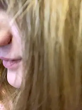 Snapshot of -MimmiLissa- chatting on October 27, 2025, 12:09 pm -MimmiLissa- online show from October 27, 2025, 12:09 pm