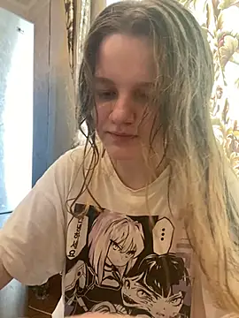 Snapshot of -MimmiLissa- chatting on May 13, 2026, 12:35 pm -MimmiLissa- online show from May 13, 2026, 12:35 pm