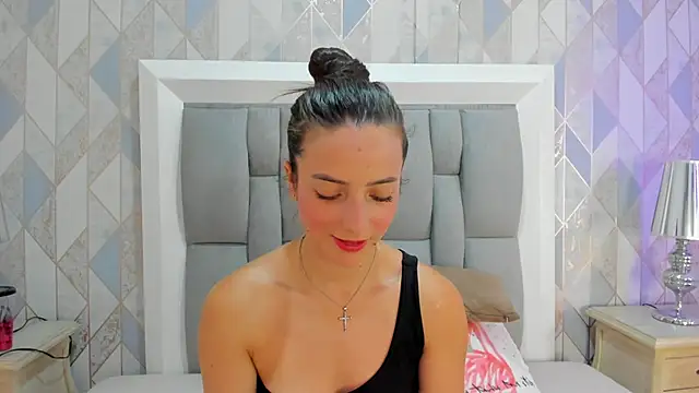 Princsgirl  online show from October 4, 2025, 7:45 pm