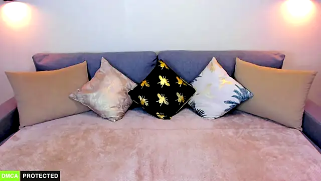 TheWoman   online show from January 7, 2025, 6:56 pm