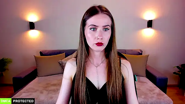 TheWoman   online show from October 21, 2025, 6:19 pm