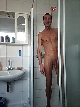 Snapshot of Python43 chatting on March 1, 2026, 8:38 am Python43 online show from March 1, 2026, 8:38 am