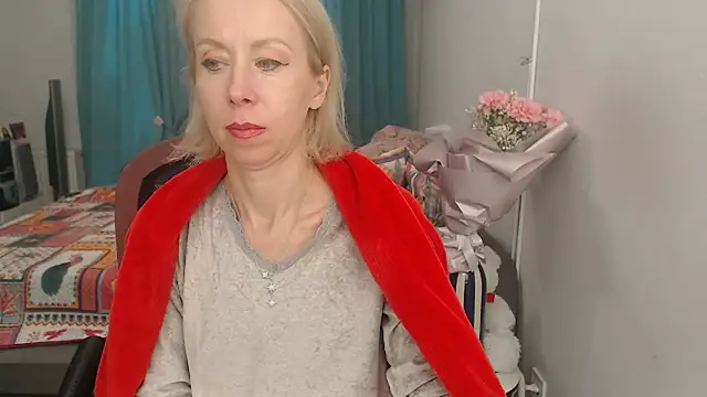 Snapshot of LuxuryNika chatting on October 6, 2025, 1:30 pm LuxuryNika online show from October 6, 2025, 1:30 pm