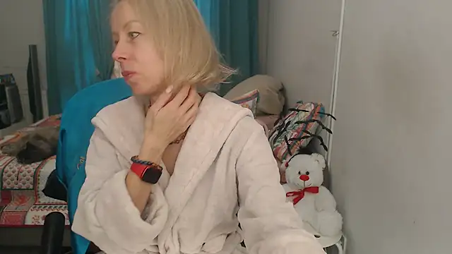 Snapshot of LuxuryNika chatting on October 23, 2025, 9:41 am LuxuryNika online show from October 23, 2025, 9:41 am