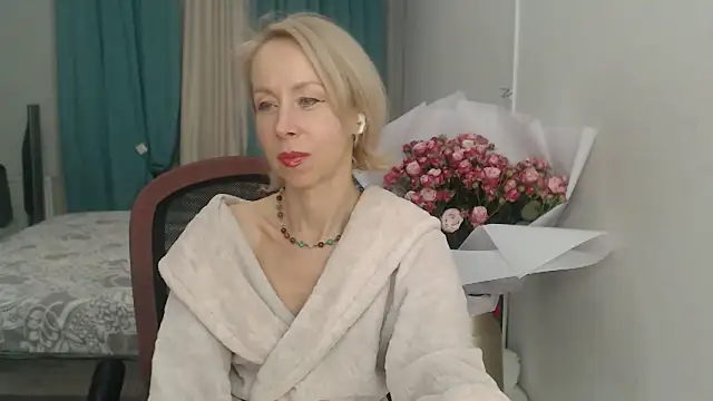 Snapshot of LuxuryNika chatting on November 9, 2025, 6:06 pm LuxuryNika online show from November 9, 2025, 6:06 pm