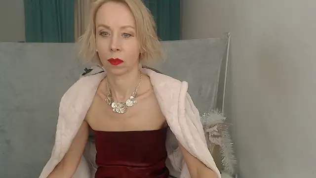 Snapshot of LuxuryNika chatting on January 13, 2026, 5:29 pm LuxuryNika online show from January 13, 2026, 5:29 pm