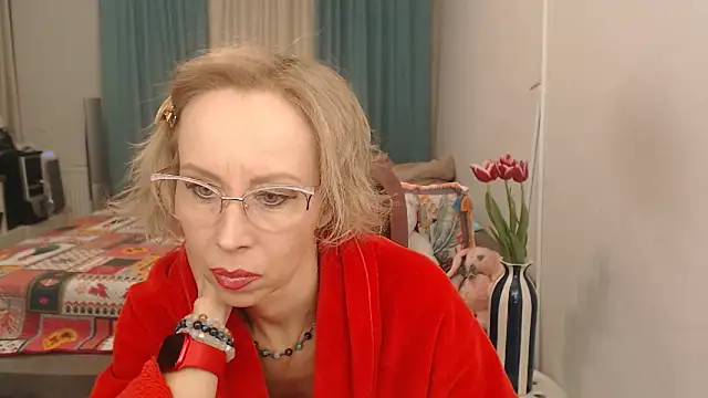 Snapshot of LuxuryNika chatting on March 19, 2026, 4:44 pm LuxuryNika online show from March 19, 2026, 4:44 pm