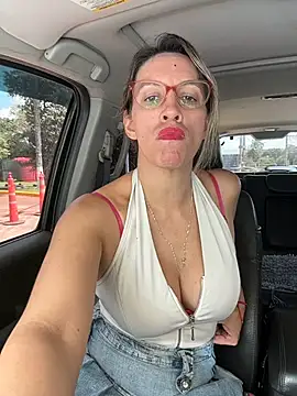 Gatitacarlita online show from February 21, 2026, 2:29 pm