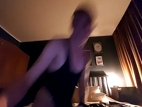 Snapshot of malpka25 chatting on October 21, 2025, 7:14 pm malpka25 online show from October 21, 2025, 7:14 pm