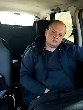 Snapshot of Dimka132 chatting on October 26, 2025, 8:42 am Dimka132 online show from October 26, 2025, 8:42 am