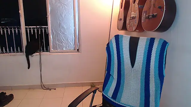 Snapshot of Smoke_trip_Alicia chatting on October 15, 2025, 4:45 am Smoke trip Alicia online show from October 15, 2025, 4:45 am