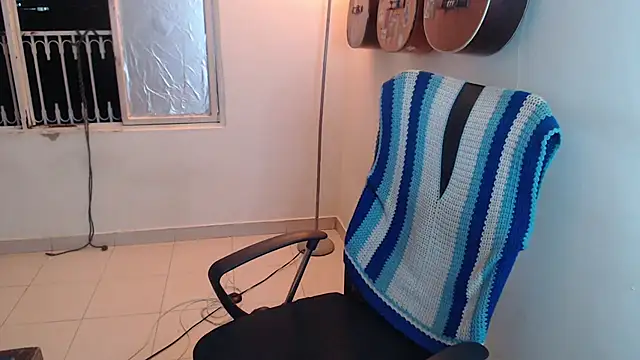 Snapshot of Smoke_trip_Alicia chatting on November 7, 2025, 2:44 am Smoke trip Alicia online show from November 7, 2025, 2:44 am