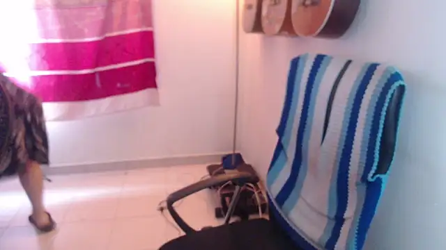 Snapshot of Smoke_trip_Alicia chatting on January 9, 2026, 11:57 am Smoke trip Alicia online show from January 9, 2026, 11:57 am