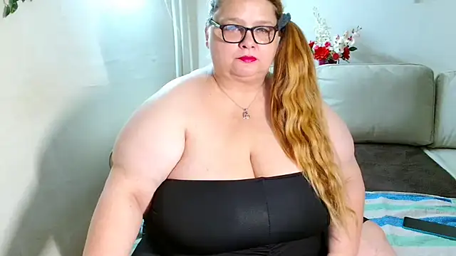 Snapshot of sexymollig chatting on December 13, 2024, 2:16 pm sexymollig online show from December 13, 2024, 2:16 pm