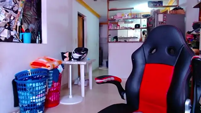 Lion Grrr online show from November 9, 2025, 2:37 pm