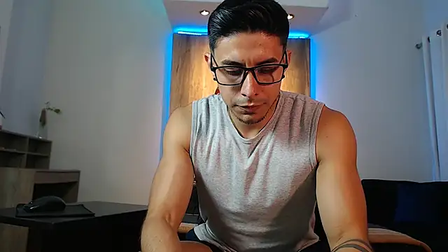 Andrew 4  online show from December 12, 2024, 7:08 am