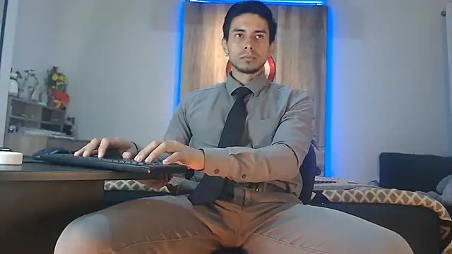 Andrew 4  online show from September 13, 2025, 3:50 am