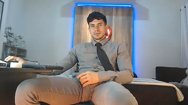 Andrew 4  online show from October 11, 2025, 2:44 am