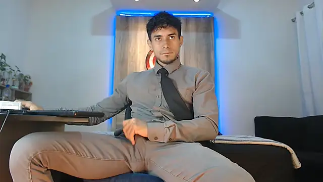 Andrew 4  online show from November 14, 2025, 1:48 am