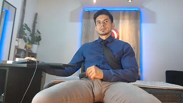 Andrew 4  online show from February 5, 2026, 1:54 am