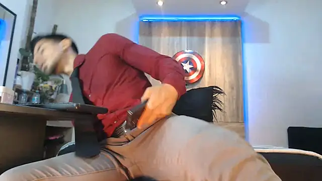 Andrew 4  online show from April 10, 2026, 1:22 am