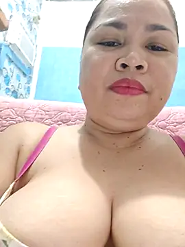 Snapshot of XXLorie_02 chatting on March 13, 2026, 12:39 am XXLorie 02 online show from March 13, 2026, 12:39 am