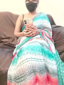 Snapshot of Ladyqueen_abbasi chatting on July 1, 2026, 6:18 pm Ladyqueen abbasi online show from July 1, 2026, 6:18 pm