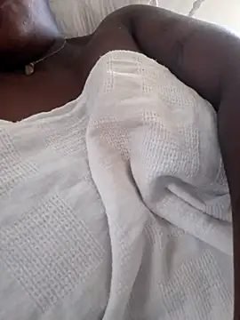 Snapshot of Adrilovechocolate chatting on May 4, 2026, 1:51 pm Adrilovechocolate online show from May 4, 2026, 1:51 pm