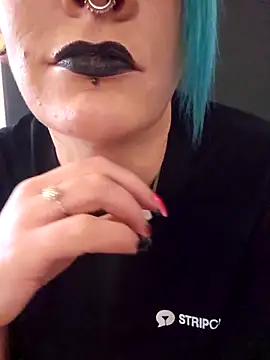 PinkTheHawk online show from April 9, 2026, 2:55 am