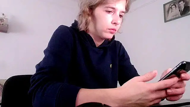 Snapshot of SexxyLety chatting on December 4, 2025, 7:39 am SexxyLety online show from December 4, 2025, 7:39 am