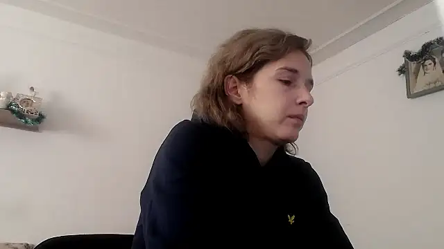 Snapshot of SexxyLety chatting on December 17, 2025, 10:32 am SexxyLety online show from December 17, 2025, 10:32 am