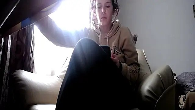 Snapshot of SexxyLety chatting on April 18, 2026, 9:57 am SexxyLety online show from April 18, 2026, 9:57 am