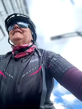 emma tour online show from December 1, 2025, 2:55 pm