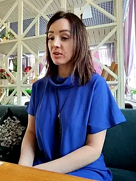 Snapshot of EvaXOAir chatting on December 14, 2024, 4:45 am EvaXOAir online show from December 14, 2024, 4:45 am